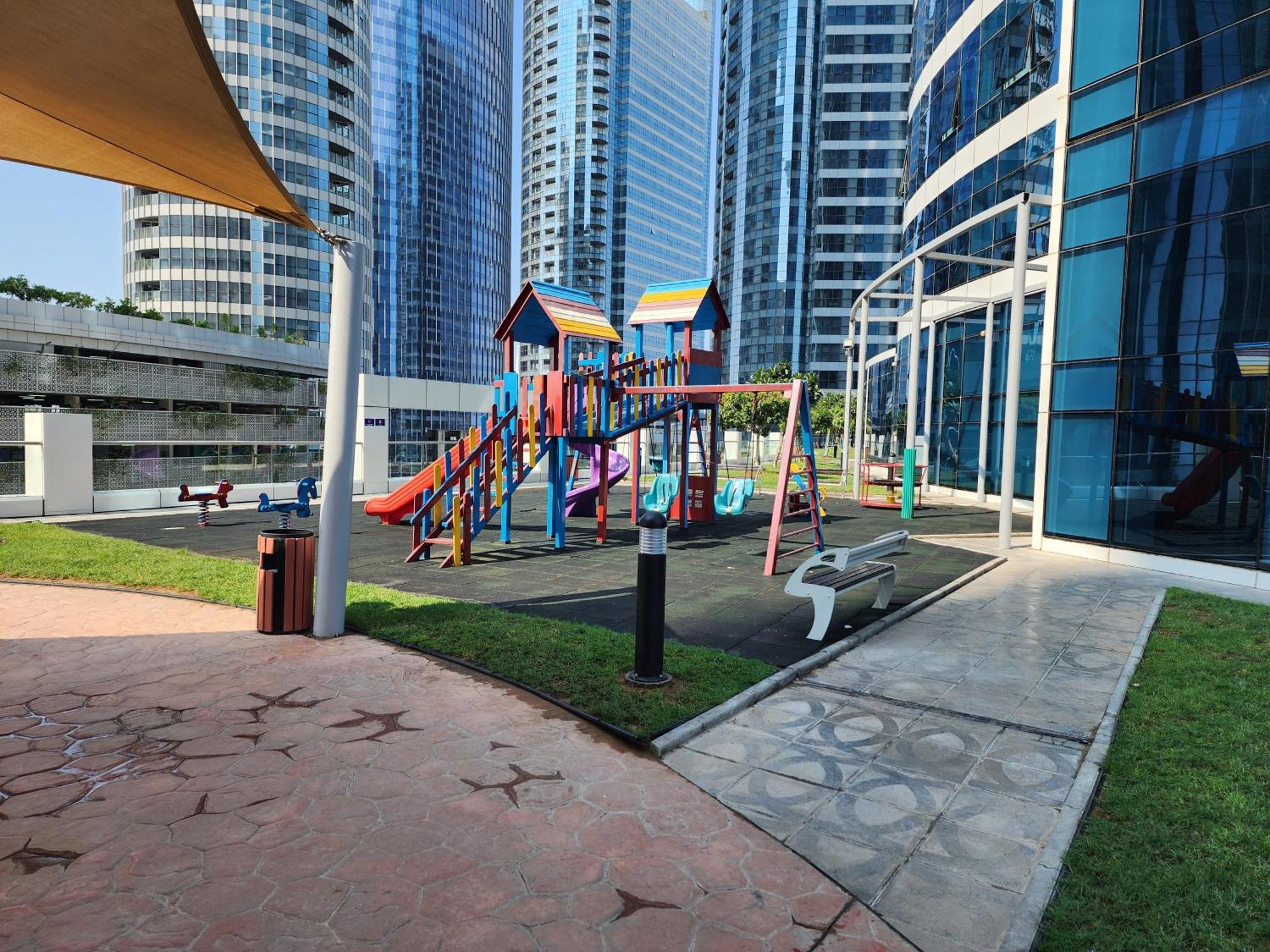 Harf4606 Huge Water Front 1br With 2 Sofa Beds In Alreem Island * Abu Dhabi