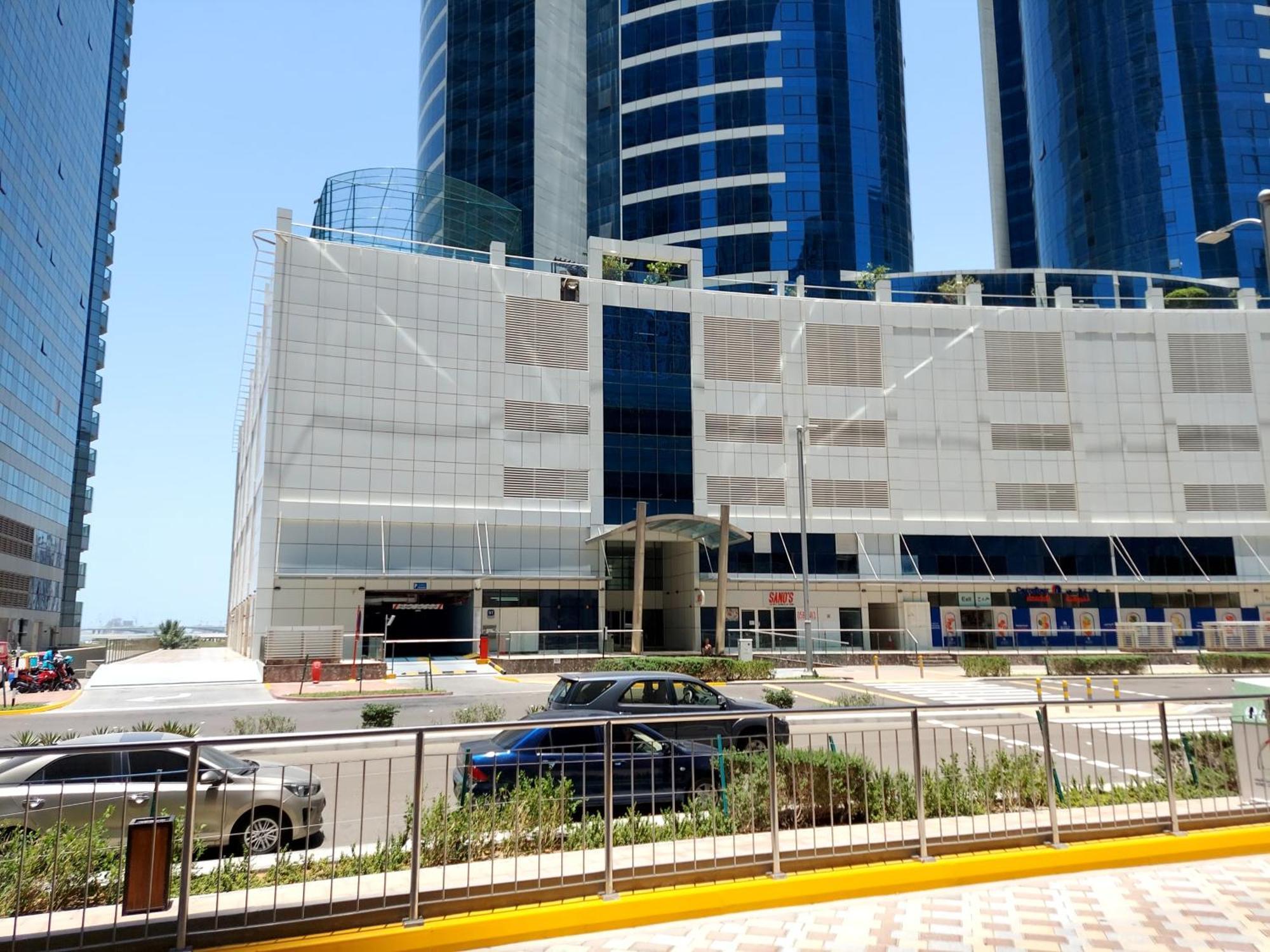 Harf4606 Huge Water Front 1br With 2 Sofa Beds In Alreem Island