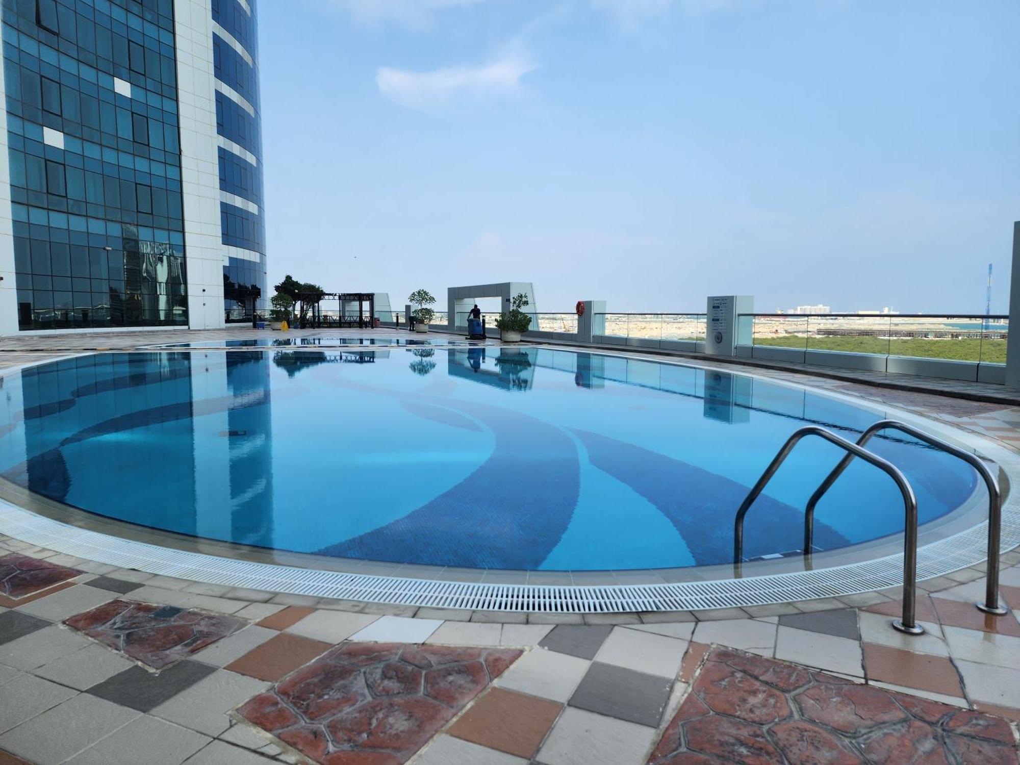 Harf4606 Huge Water Front 1br With 2 Sofa Beds In Alreem Island