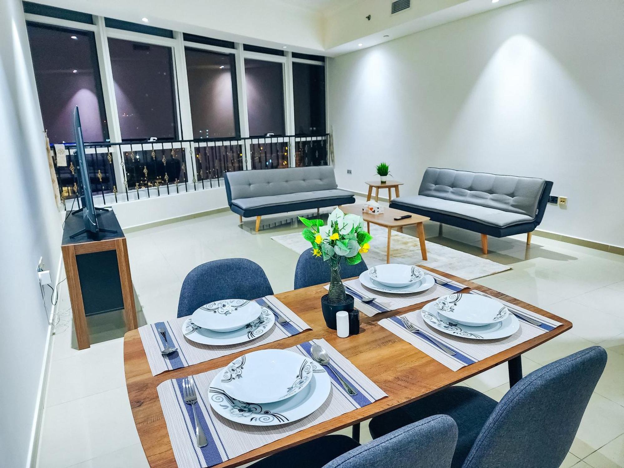 Harf4606 Huge Water Front 1br With 2 Sofa Beds In Alreem Island *
