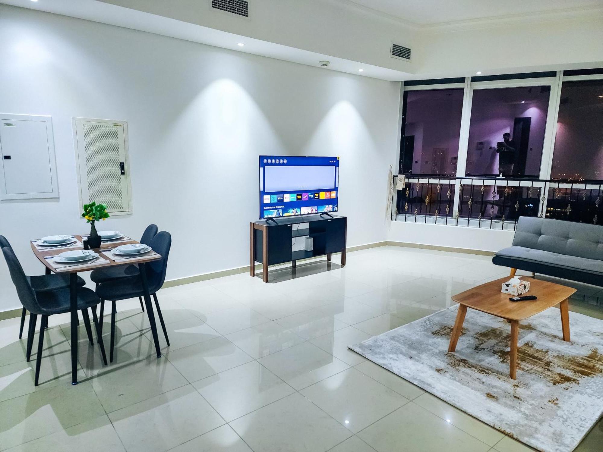 Harf4606 Huge Water Front 1br With 2 Sofa Beds In Alreem Island