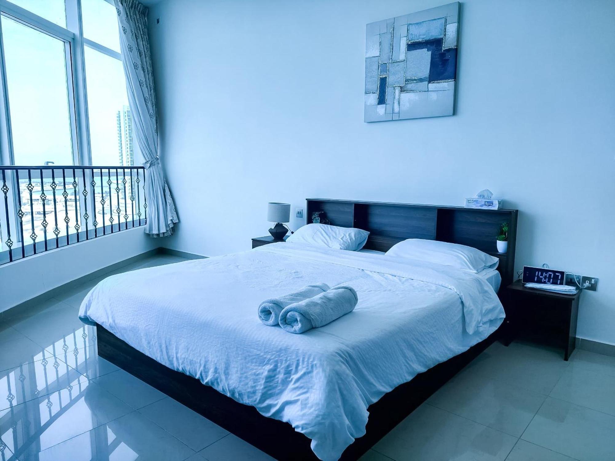 Apartment Harf4606 Huge Water Front 1br With 2 Sofa Beds In Alreem Island