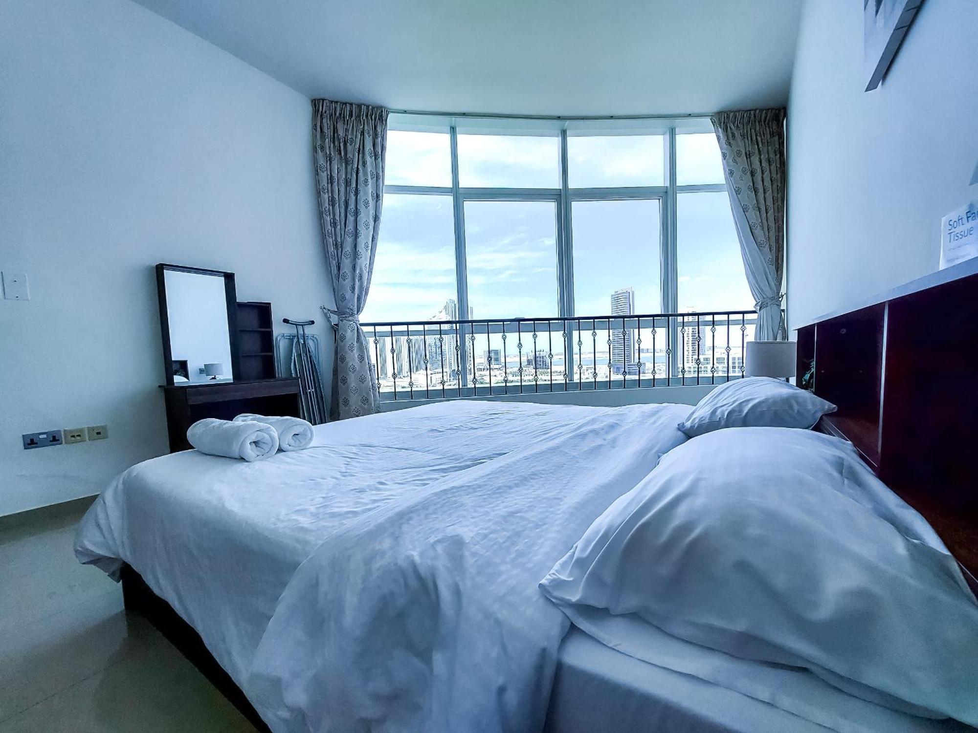 Apartment Harf4606 Huge Water Front 1br With 2 Sofa Beds In Alreem Island Abu Dhabi