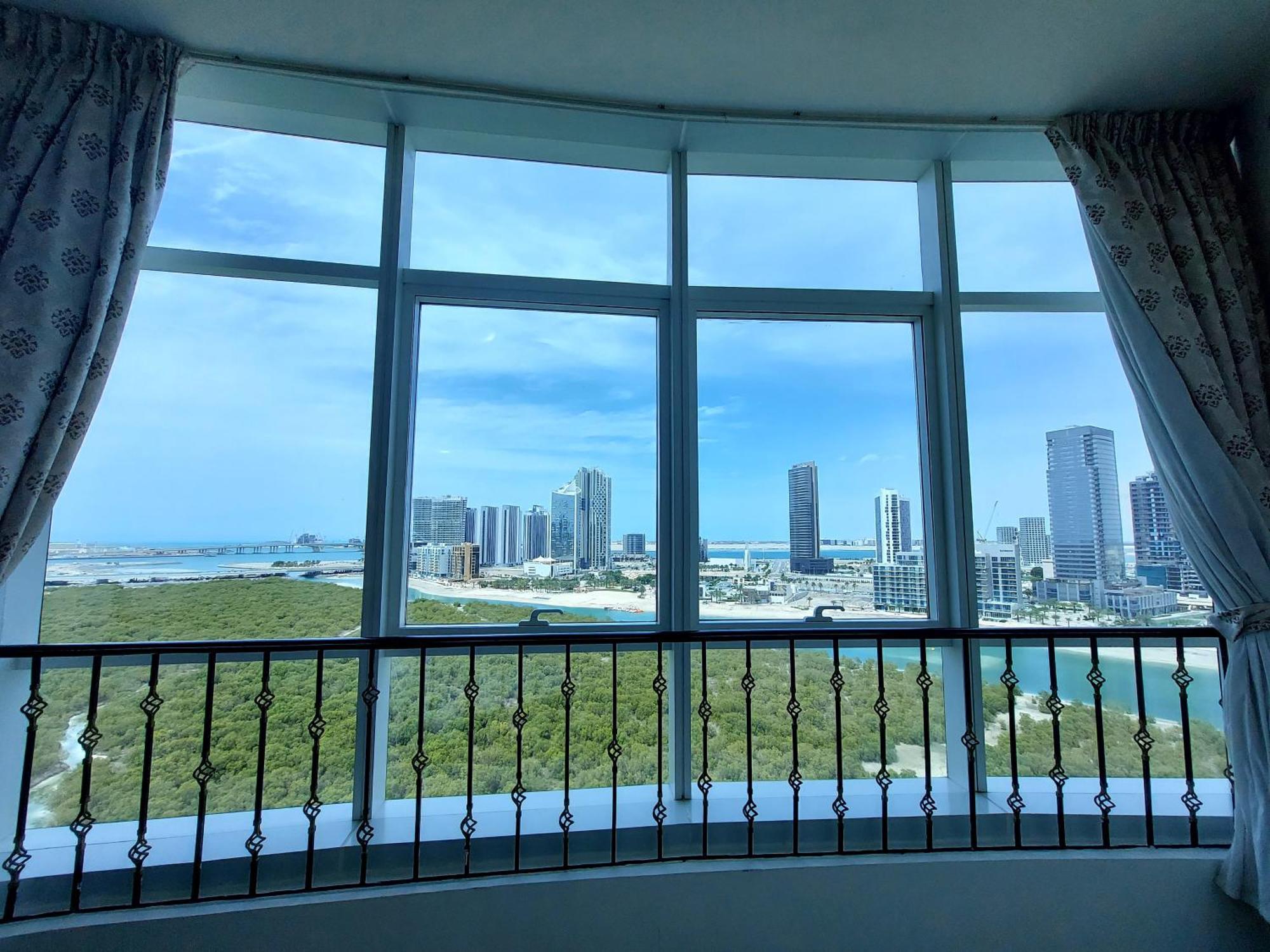 Harf4606 Huge Water Front 1br With 2 Sofa Beds In Alreem Island